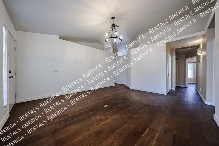 Building Photo - 2292 E Remington Pl