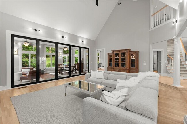 Building Photo - 1431 Waterford Green Dr