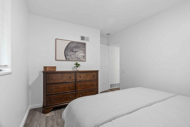 Building Photo - 2648 Garham Dr