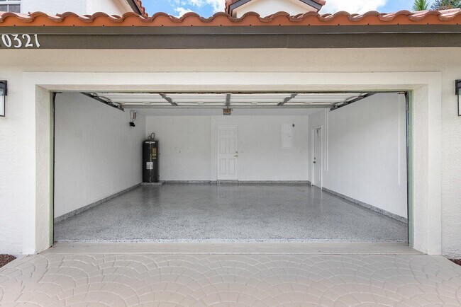 Building Photo - 20321 Hacienda Ct