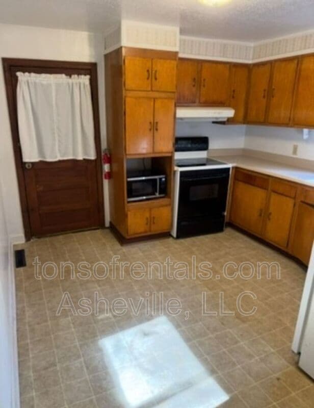 Building Photo - 418 Old Buckeye Cove Rd