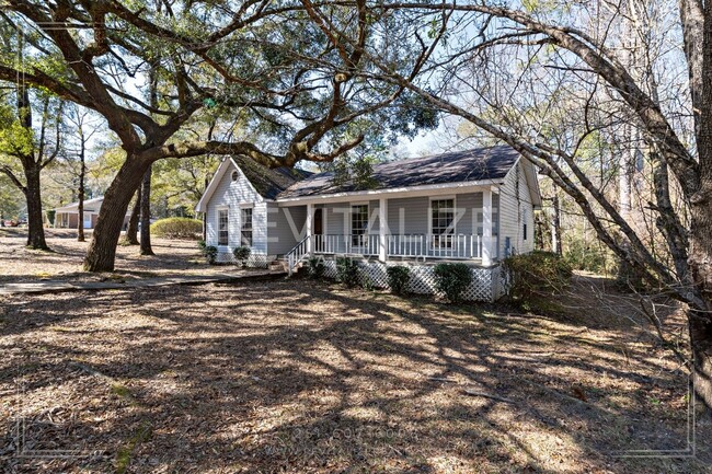 Building Photo - 3 Bed/2 Bath Home on Corner Lot!