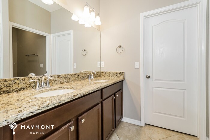 Building Photo - 11638 Lake Blvd