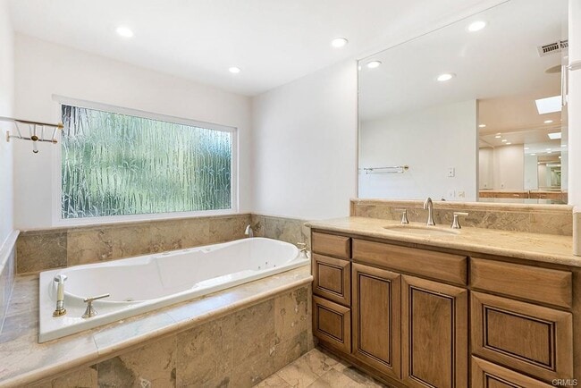 Building Photo - 4410 Park Jazmin