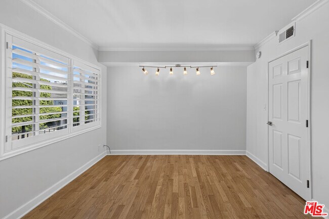 Building Photo - 1301 Flores St