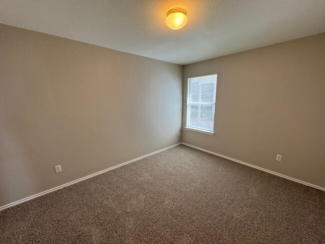 Building Photo - 6733 Plains Crest Dr