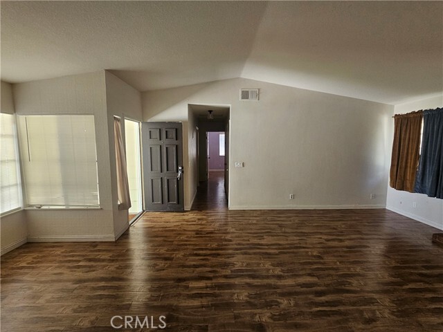 Building Photo - 890 N Driftwood Ave