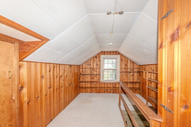 Building Photo - 810 Sylvan Ave