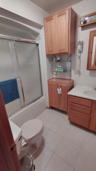 Building Photo - 937 Paramount Dr