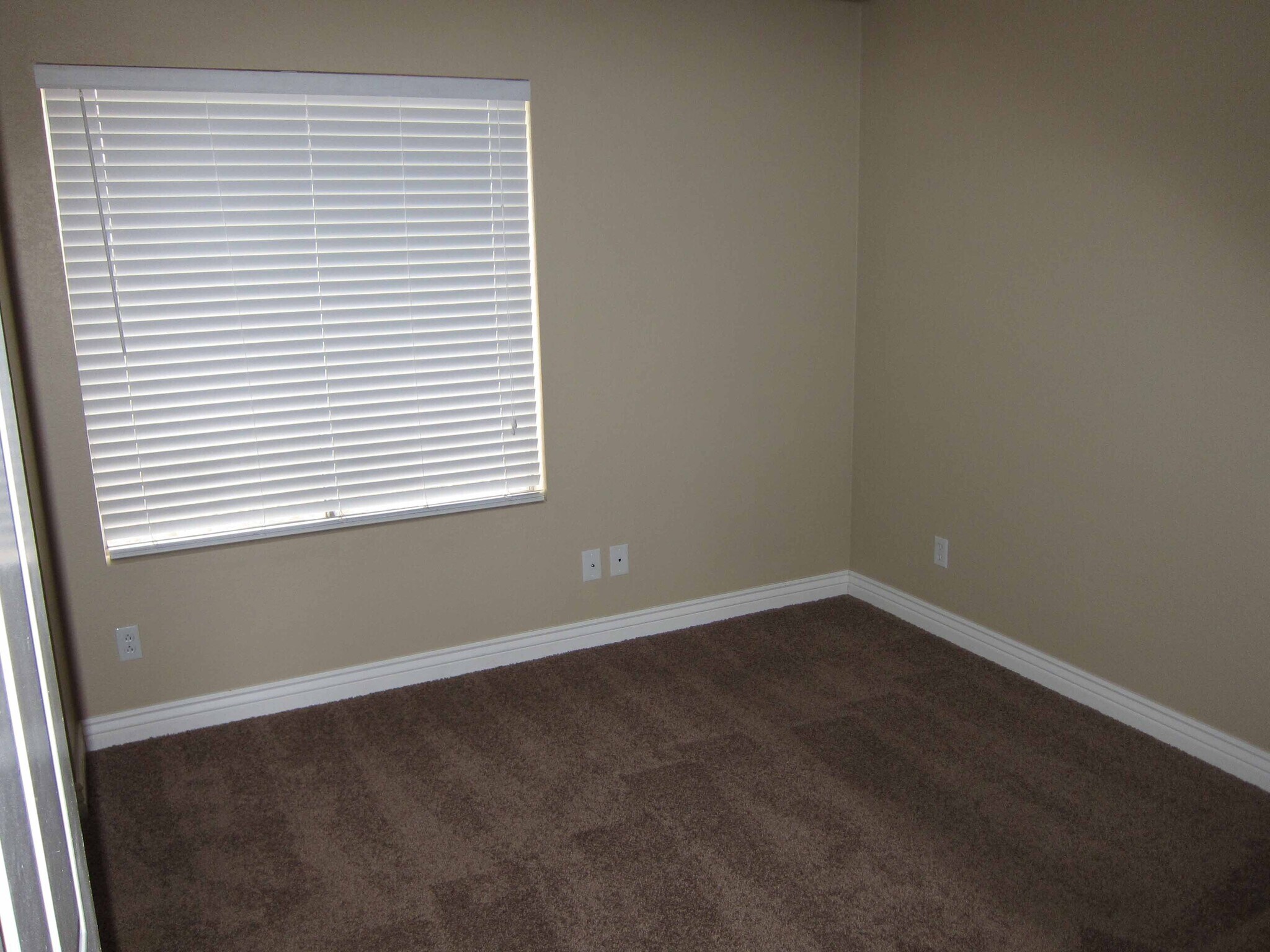 Building Photo - 4526 E Crocus Dr