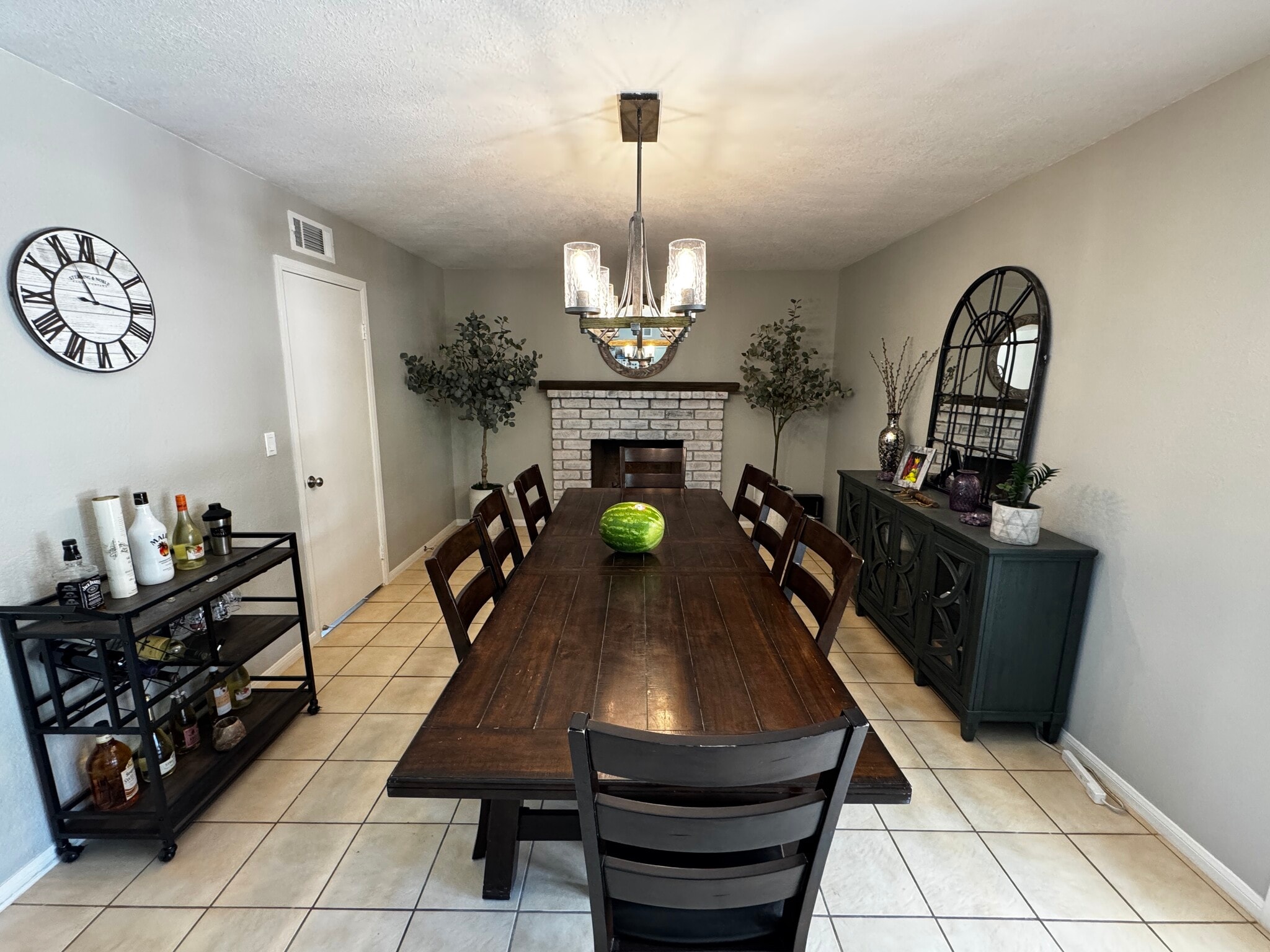 Building Photo - 414 Sunburst Dr