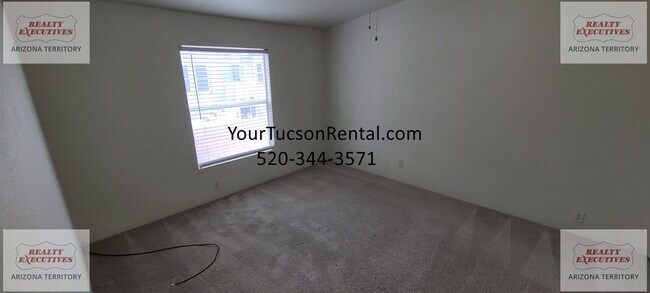 Building Photo - Irvington & Country Club area - 3 beds & 2 baths