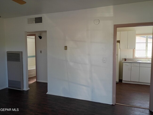 Building Photo - 4704 Clifton Ave