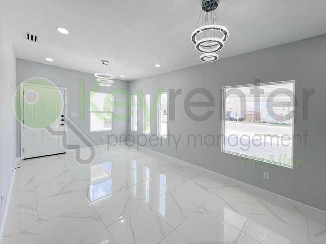 Building Photo - SUPER LOW PRICED - Brand New 3bed/2bath Ap...