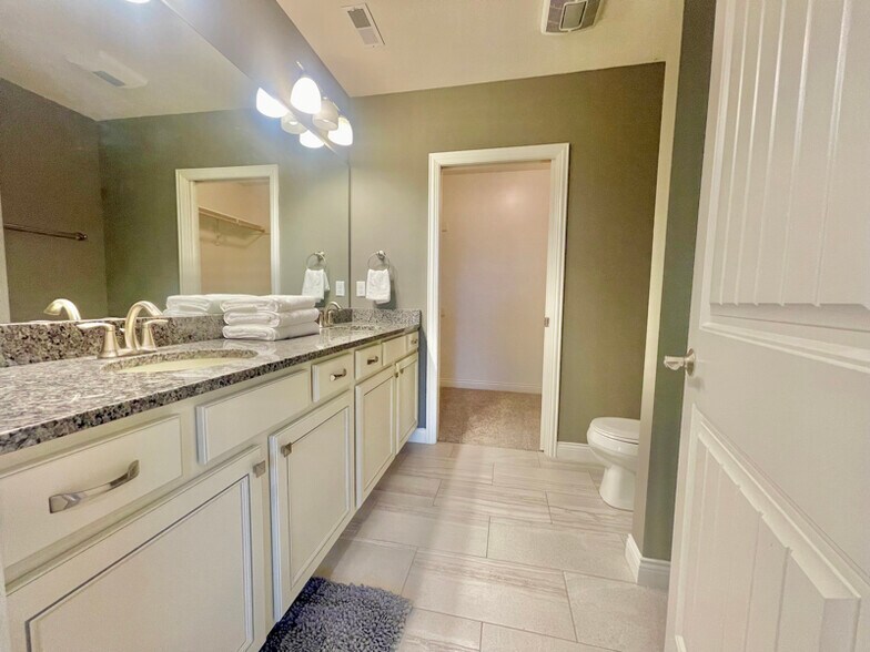 Building Photo - 1525 Residence Dr