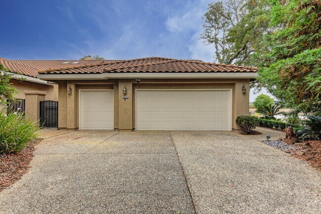 Building Photo - 6533 Chesbro Cir