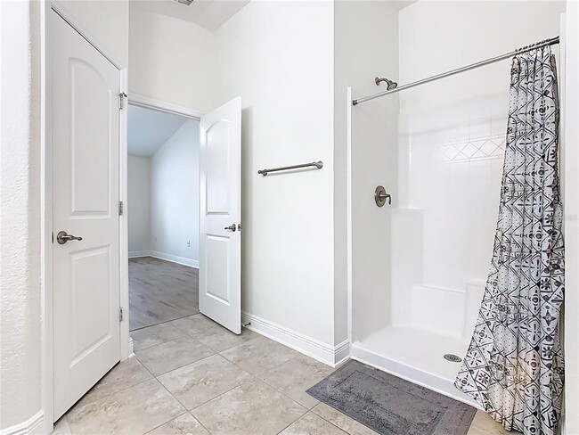 Building Photo - 465 Buchannan Dr