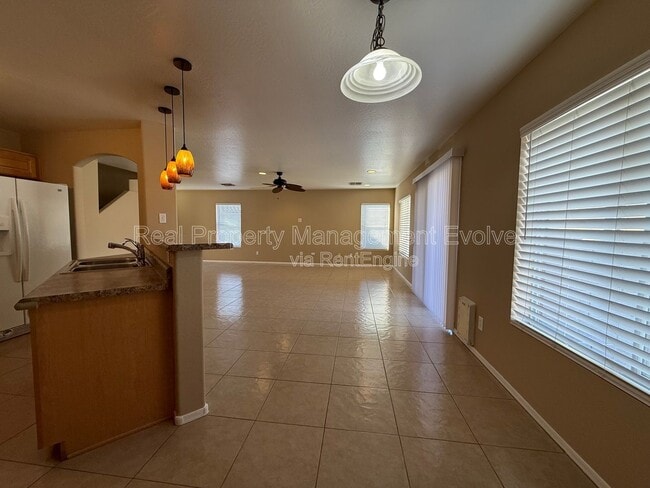 Building Photo - 8 N 226th Cir