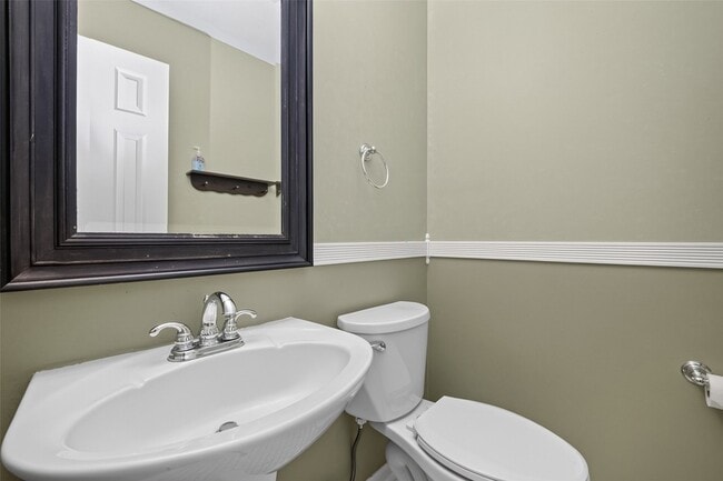 Building Photo - 4414 Ringrose Dr