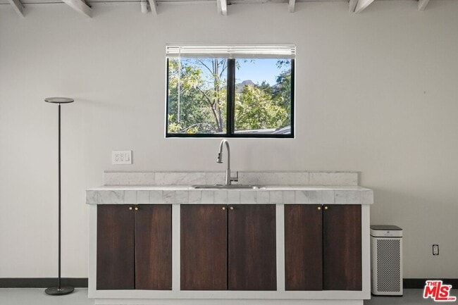 Building Photo - 21273 Entrada Rd