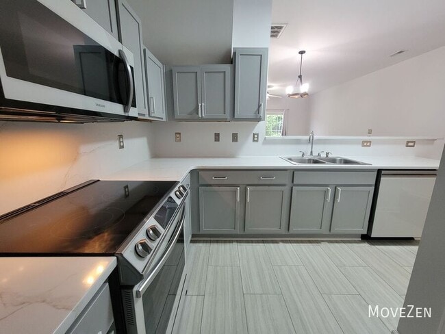 Building Photo - 914 Hadel Pl