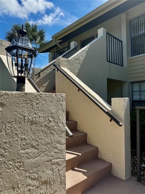 Building Photo - 4644 Weybridge St