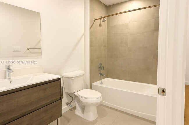 Building Photo - 1950 Fletcher St