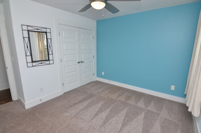 Building Photo - Stunner in East