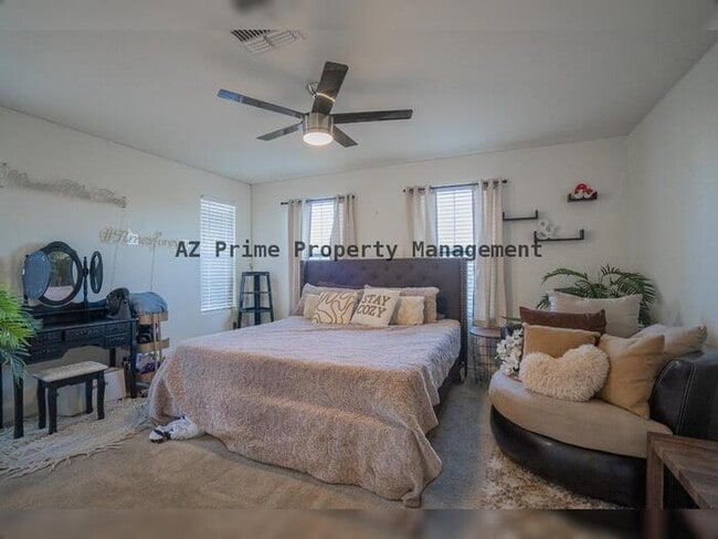 Building Photo - 3814 S 58th Dr