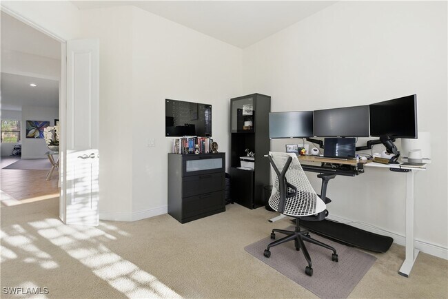 Building Photo - 4573 Tamarind Way