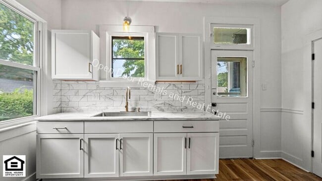 Building Photo - 1209 Rivermet Ave