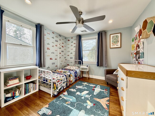 Building Photo - 23 Sleepyhollow Dr