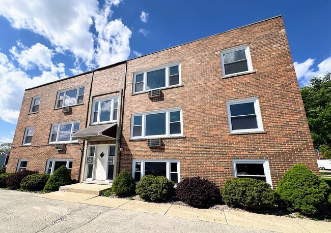 Primary Photo - 12 N Craig Pl