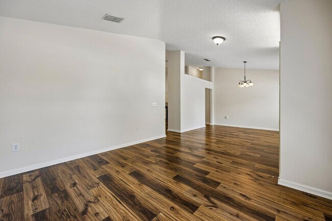 Building Photo - 12461 Richfield Blvd