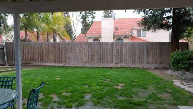 Building Photo - 2 Story home in NE Fresno, Clovis Schools and near shopping centers.