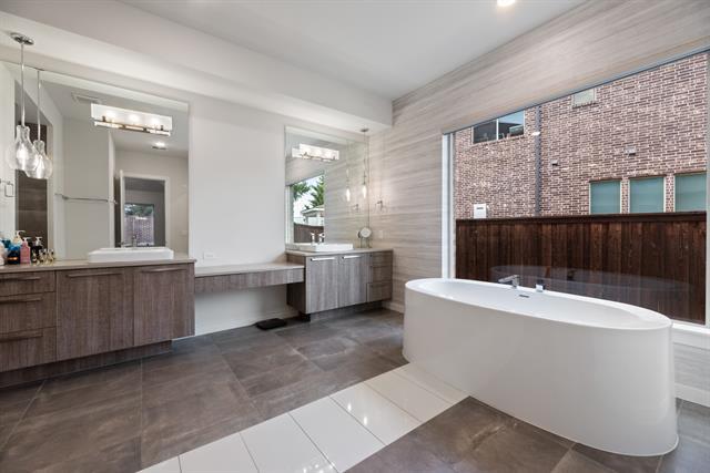 Building Photo - 5160 Statesman Ln