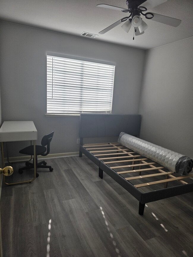 Building Photo - 6225 Thicket Ct