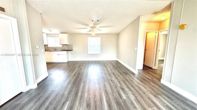 Building Photo - 220 NE 12th Ave