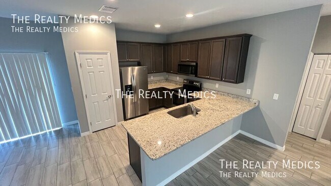 Building Photo - 270 Winfall Ave SW