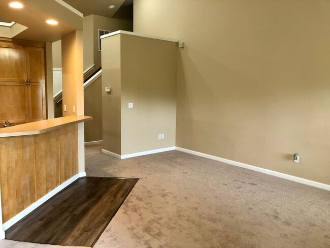 Building Photo - Kent Duplex