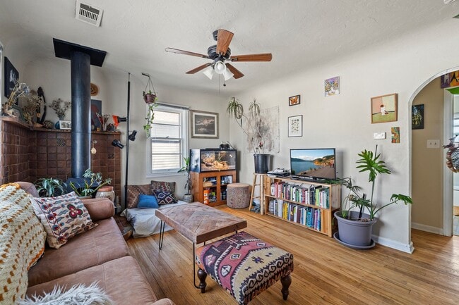 Building Photo - Excellent Main Floor Duplex Unit in Heart of Fort Collins!