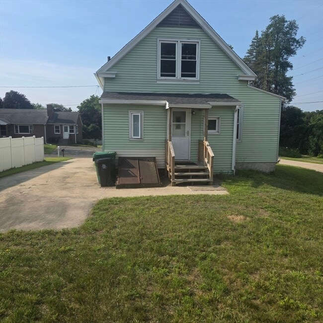 Building Photo - 24 Quartus St