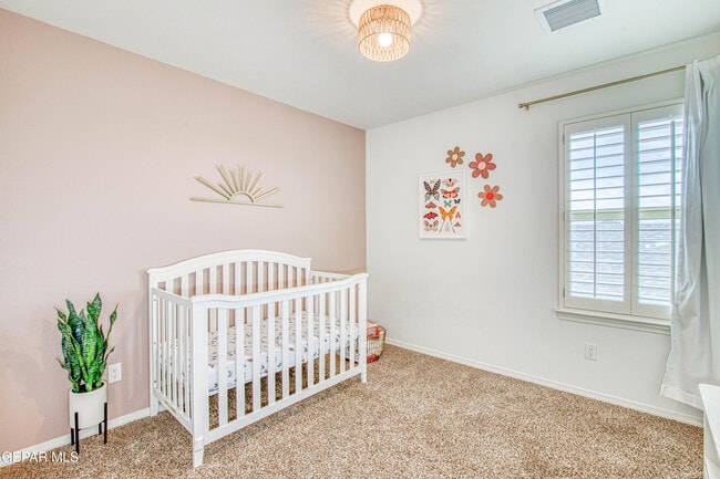 Building Photo - 7517 Red Cedar Dr