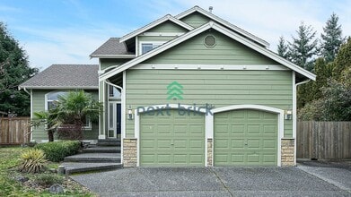 Building Photo - 4 Bed and 2.5 Bath Single-family Home is Available for Rent