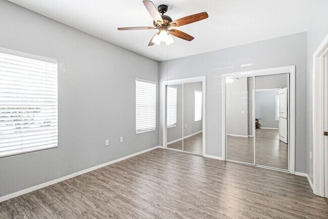 Building Photo - Charming First-Floor 2-Bedroom Condo