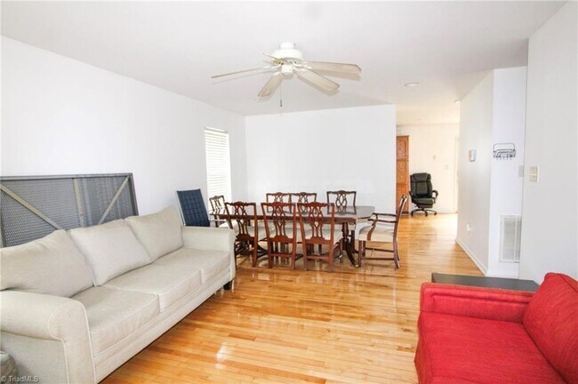 Building Photo - 485 Mae Stone Dr