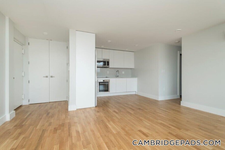 Building Photo - 334 Harvard St