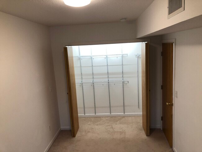 Building Photo - Courthouse View Apartments