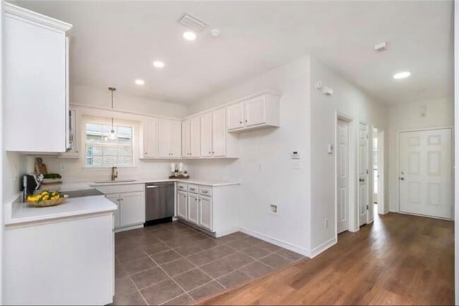 Building Photo - 13628 Catahoula Dr S