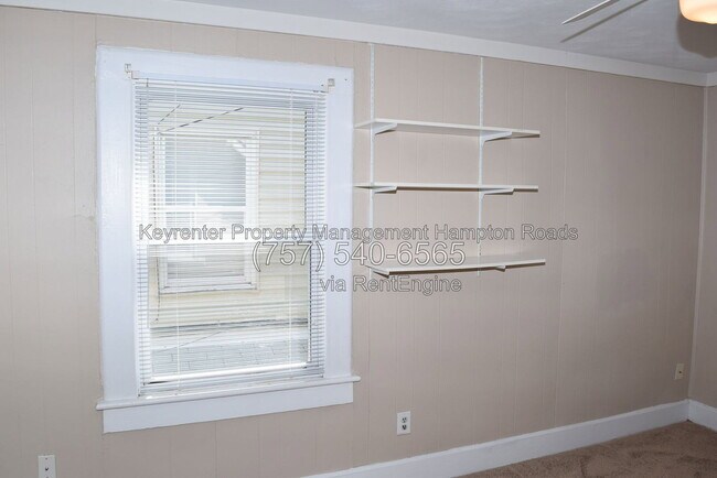 Building Photo - 857 W 41st St